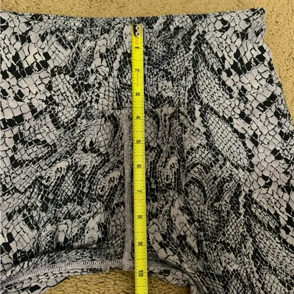 Lorna Jane Mid-Rise Cropped Blue Snakeskin Legging S - Picture 9 of 11